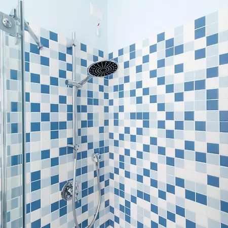 Taaac - The House Of Travelers * Como